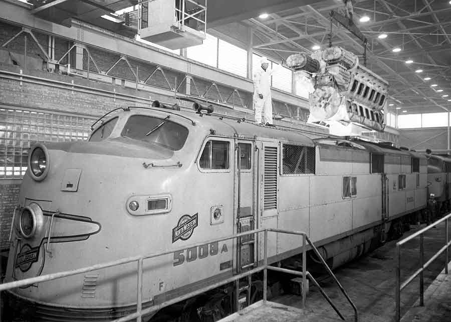 BLI EMD E7A, C&NW 5008A, Streamliner Scheme, Paragon4 Sound/DC/DCC, N